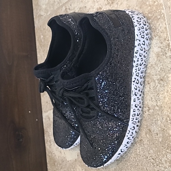 southern fried chics Shoes Size 8 Bling And Leopard Tennis Shoes